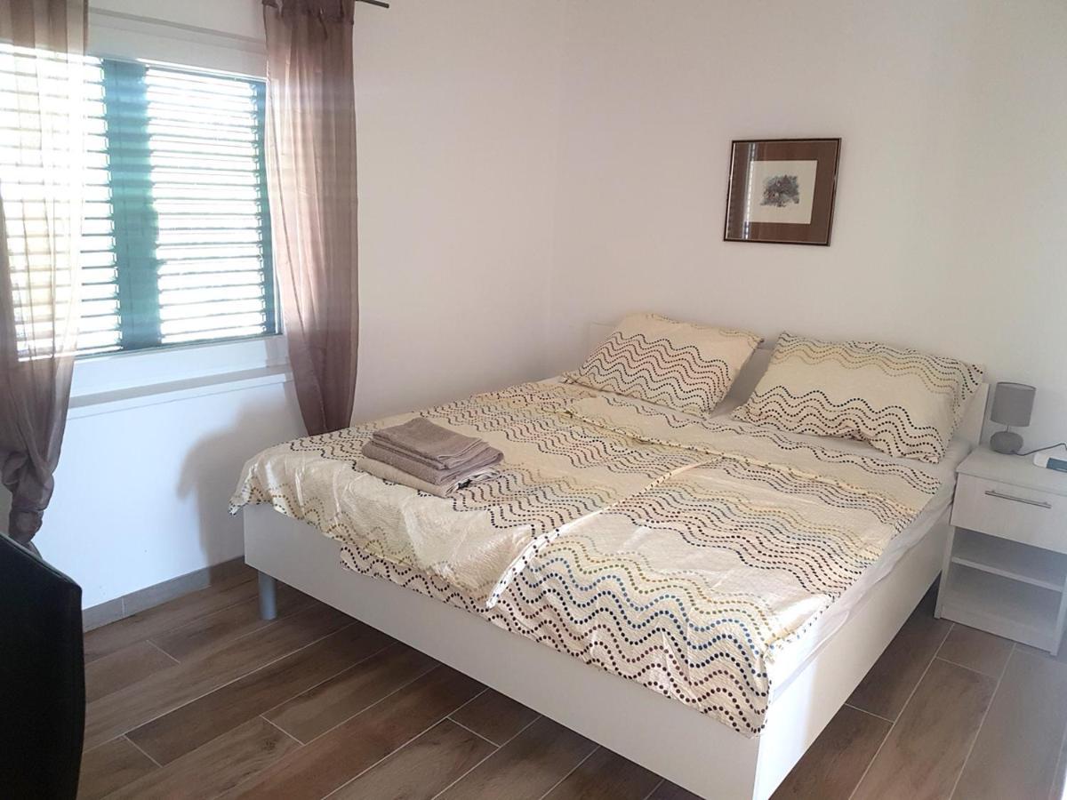 Villa Niva Vir Esterno foto